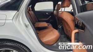 Audi A4 40 TDI 4WD Premium 2020 года из Южной Кореи
