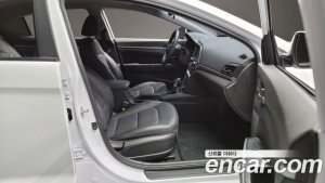Hyundai AVANTE 1.6 2020 года из Южной Кореи