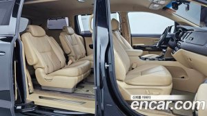 Kia Carnival 9-Seater Noblesse Special 2020 года из Южной Кореи