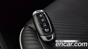 Hyundai Venue 1.6 Flux 2020 года из Южной Кореи