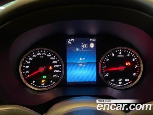 Mercedes-Benz C-Class C200 2020 года из Южной Кореи