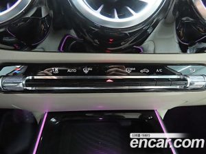 Mercedes-Benz GLA-Class GLA220 2021 года из Южной Кореи