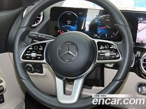 Mercedes-Benz GLA-Class GLA220 2021 года из Южной Кореи