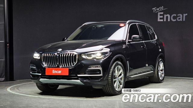 BMW X5 xDrive 45e xLine 2021 года из Кореи