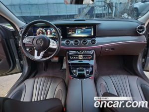 Mercedes-Benz CLS-Class CLS300d AMG Line 2020 года из Южной Кореи