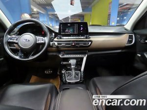 Kia Seltos Бензин 1.6 Turbo 2WD 2020 года из Южной Кореи
