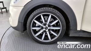 Mini Cooper Convertible DEFAULT 2021 года из Южной Кореи