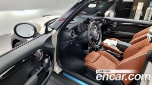Mini Cooper Convertible DEFAULT 2021 года из Южной Кореи