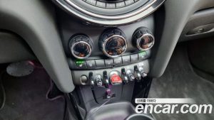Mini Cooper Convertible DEFAULT 2021 года из Южной Кореи