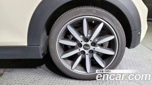 Mini Cooper Convertible DEFAULT 2021 года из Южной Кореи
