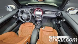 Mini Cooper Convertible DEFAULT 2021 года из Южной Кореи