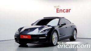Porsche Panamera 2.9 AWD E-하이브리드 2020 года из Южной Кореи