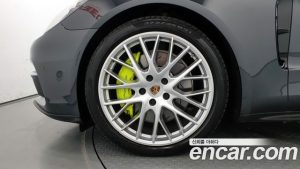 Porsche Panamera 2.9 AWD E-하이브리드 2020 года из Южной Кореи