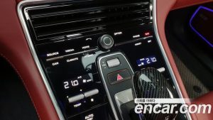 Porsche Panamera 2.9 AWD E-하이브리드 2020 года из Южной Кореи
