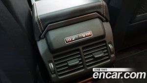 Land Rover Range Rover Evoque 2.0 TD4 HSE Dynamic 2019 года из Южной Кореи