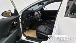 Kia Niro 1.6 HEV 2020 года из Южной Кореи