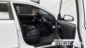 Kia Niro 1.6 HEV 2020 года из Южной Кореи