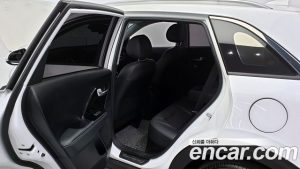 Kia Niro 1.6 HEV 2020 года из Южной Кореи