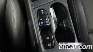 Kia Niro 1.6 HEV 2020 года из Южной Кореи
