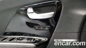 Kia Niro 1.6 HEV 2020 года из Южной Кореи