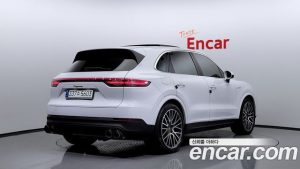 Porsche Cayenne 3.0 E-하이브리드 2020 года из Южной Кореи