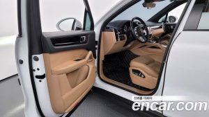 Porsche Cayenne 3.0 E-하이브리드 2020 года из Южной Кореи
