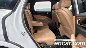 Porsche Cayenne 3.0 E-하이브리드 2020 года из Южной Кореи