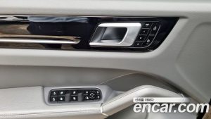 Porsche Cayenne 3.0 2021 года из Южной Кореи