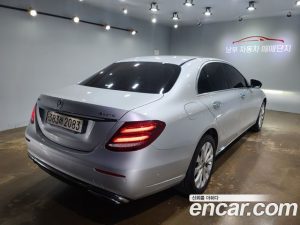 Mercedes-Benz E-Class E220d 4MATIC Exclusive 2020 года из Южной Кореи