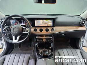 Mercedes-Benz E-Class E220d 4MATIC Exclusive 2020 года из Южной Кореи