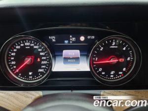 Mercedes-Benz E-Class E220d 4MATIC Exclusive 2020 года из Южной Кореи