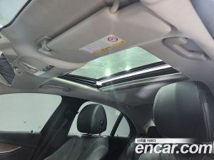 Mercedes-Benz E-Class E220d 4MATIC Exclusive 2020 года из Южной Кореи