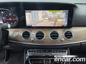 Mercedes-Benz E-Class E220d 4MATIC Exclusive 2020 года из Южной Кореи