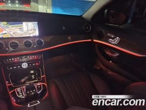 Mercedes-Benz E-Class E220d 4MATIC Exclusive 2020 года из Южной Кореи