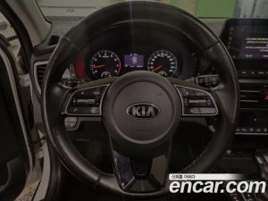 Kia Seltos Бензин 1.6 Turbo 2WD 2020 года из Южной Кореи