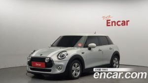 Mini Cooper 5Door DEFAULT 2021 года из Южной Кореи