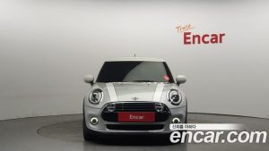 Mini Cooper 5Door DEFAULT 2021 года из Южной Кореи