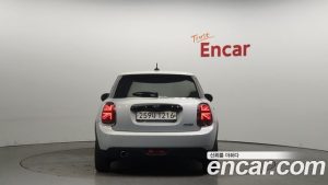 Mini Cooper 5Door DEFAULT 2021 года из Южной Кореи