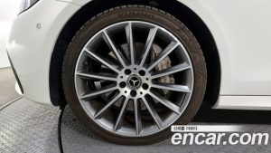 Mercedes-Benz E-Class E350 4MATIC AMG Line 2021 года из Южной Кореи