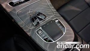 Mercedes-Benz E-Class E350 4MATIC AMG Line 2021 года из Южной Кореи