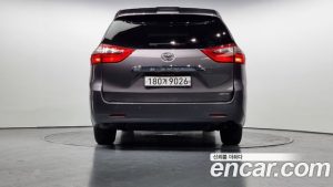 Toyota Sienna 3.5 2020 года из Южной Кореи