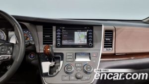 Toyota Sienna 3.5 2020 года из Южной Кореи