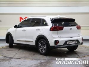 Kia Niro 1.6 HEV 2020 года из Южной Кореи