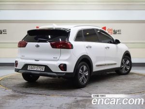 Kia Niro 1.6 HEV 2020 года из Южной Кореи