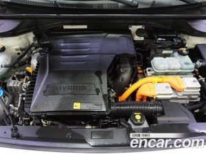 Kia Niro 1.6 HEV 2020 года из Южной Кореи