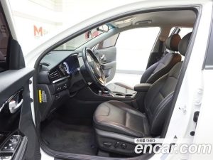Kia Niro 1.6 HEV 2020 года из Южной Кореи