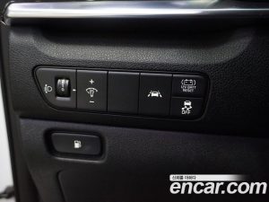 Kia Niro 1.6 HEV 2020 года из Южной Кореи