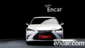 Lexus ES Executive 2020 года из Южной Кореи