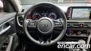 Kia Seltos Бензин 1.6 Turbo 2WD 2022 года из Южной Кореи
