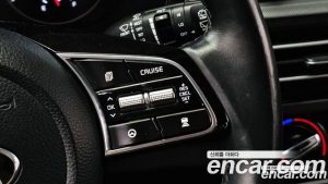 Kia Seltos Бензин 1.6 Turbo 2WD 2022 года из Южной Кореи